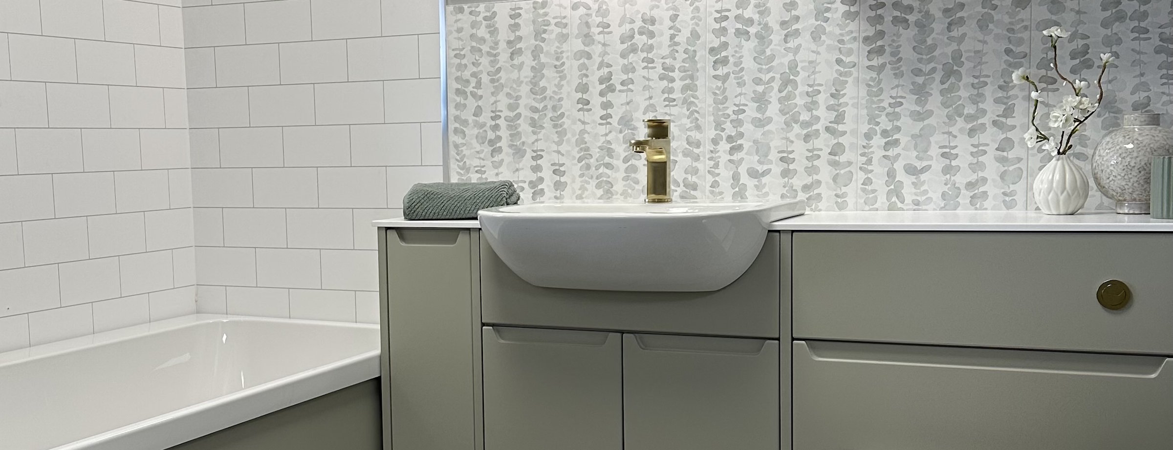 View of the Gas Centre Bathrooms Shirley showroom - Image 9